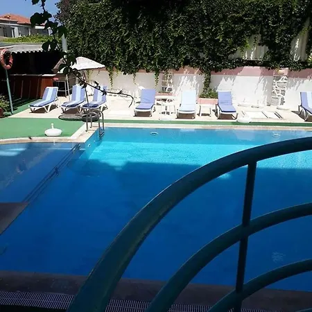 Albora 3* كوشاداسيه